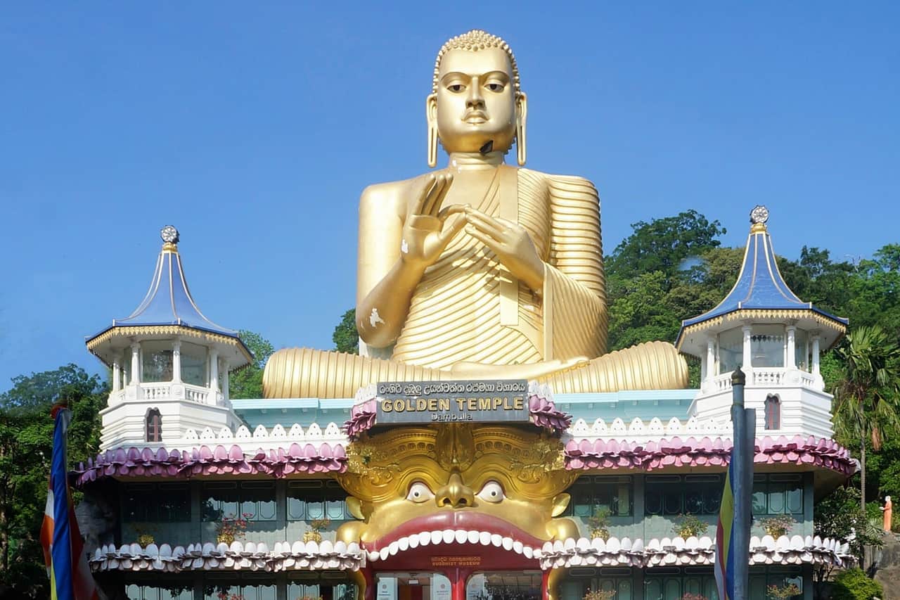 The large golden Buddha above the entrance to the Dambulla cave temple
